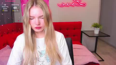 Eveline online show from July 22, 2026, 2:03 am