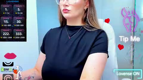 evelyne_rose online show from July 26, 2026, 4:53 am