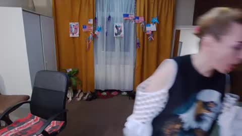 evelynreagan online show from July 3, 2026, 6:42 am