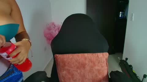 evelin 3 online show from June 11, 2026, 9:02 pm
