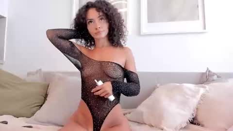 Evienne online show from July 24, 2026, 9:51 am