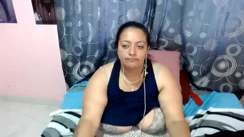 fabritziapiel online show from June 19, 2026, 3:49 pm