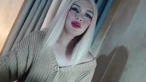 DANIELLA - DONT FORGET TO GIVE ME A THUMBSU UP online show from May 18, 2026, 10:48 pm