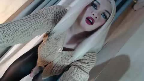 DANIELLA - DONT FORGET TO GIVE ME A THUMBSU UP online show from May 20, 2026, 4:57 pm