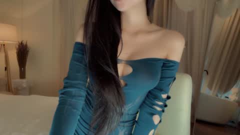 feel_me_00 online show from June 26, 2026, 11:53 pm