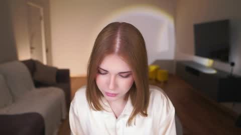 Snapshot of feel_our_vibe chatting on May 25, 2026, 7:03 am Daniela online show from May 25, 2026, 7:03 am