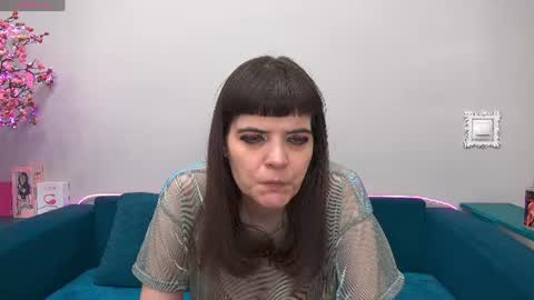 Snapshot of feelsgoodwoman chatting on June 25, 2026, 5:12 am Laura online show from June 25, 2026, 5:12 am