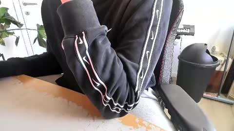 fem_alice_louis_dom online show from April 28, 2026, 9:14 am