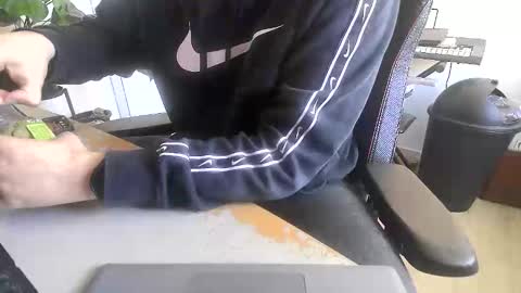 fem_alice_louis_dom online show from April 30, 2026, 7:58 am
