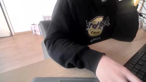 fem_alice_louis_dom online show from May 9, 2026, 9:03 am
