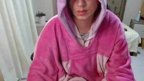 Alejandra online show from July 10, 2026, 5:12 am