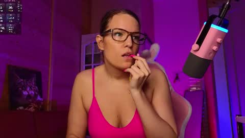 Lady online show from July 8, 2026, 6:01 pm