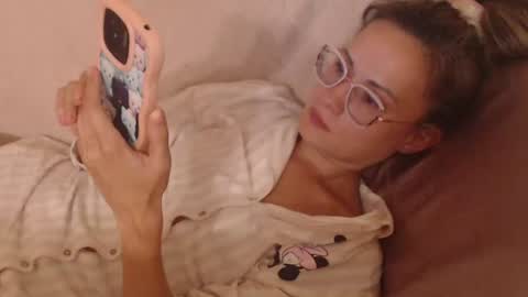 say meow and send tip  online show from July 17, 2026, 6:02 pm