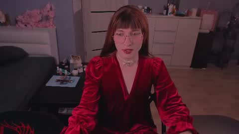 Sue online show from July 5, 2026, 9:44 pm