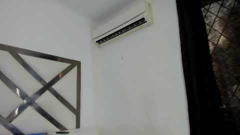 foxyhillx online show from July 25, 2026, 7:11 pm