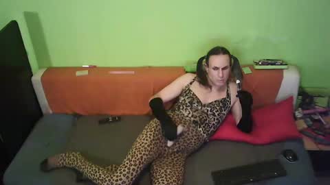 Snapshot of foxysabine chatting on December 12, 2024, 5:10 am FoxySabine online show from December 12, 2024, 5:10 am