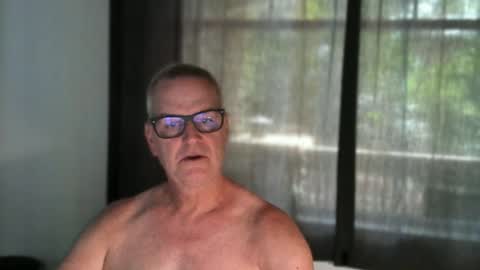 hung4fun online show from June 15, 2026, 1:35 pm