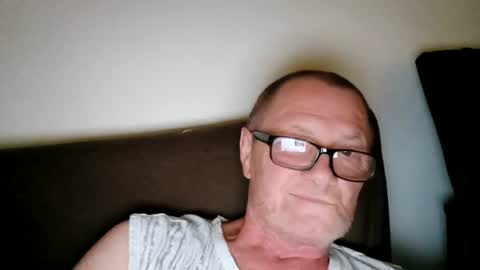 Wolfi online show from July 17, 2026, 5:25 am