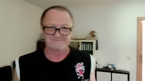 Wolfi online show from July 31, 2026, 6:57 am