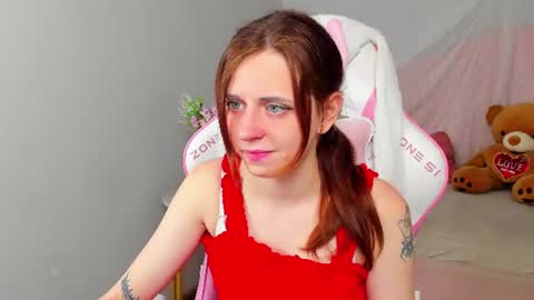 FreyaVeys online show from July 10, 2026, 5:12 am