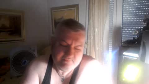 fukingcrazy online show from June 7, 2026, 6:50 am