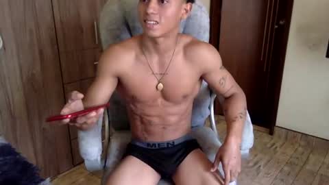 gaby_fit1 online show from June 30, 2026, 7:37 pm