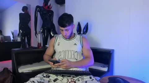 Gato online show from June 14, 2026, 7:27 pm