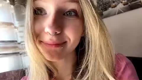Sophie online show from July 3, 2026, 5:58 am