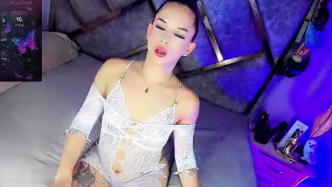 Gia Ferrara online show from June 26, 2026, 2:38 am