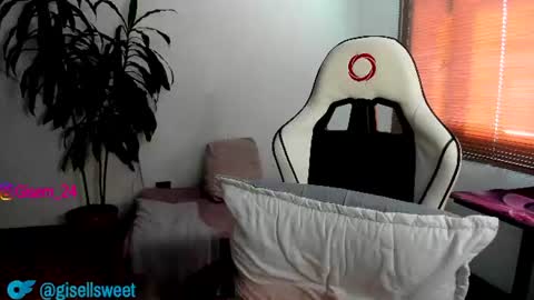 Gisella  online show from June 21, 2026, 8:00 pm