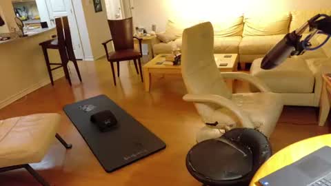 glennbitch online show from June 22, 2026, 5:59 am