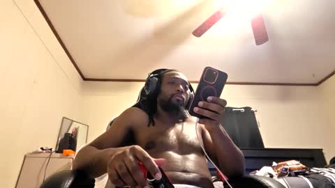 glomightyj online show from June 1, 2026, 10:50 am