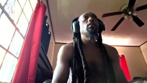 glomightyj online show from June 27, 2026, 8:58 pm