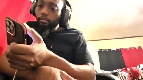 glomightyj online show from July 26, 2026, 4:09 am