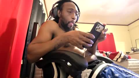 glomightyj online show from July 27, 2026, 4:52 am