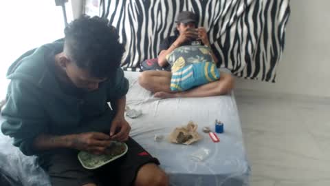 god_chinolatino online show from June 15, 2026, 1:35 pm