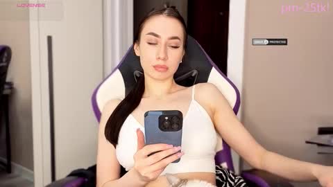 Goddess EmmaBratt princess online show from February 19, 2026, 1:29 pm