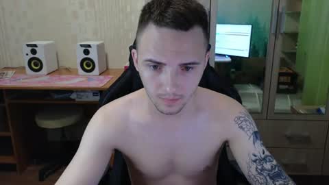 Golden boyyy21 online show from July 10, 2026, 6:32 pm