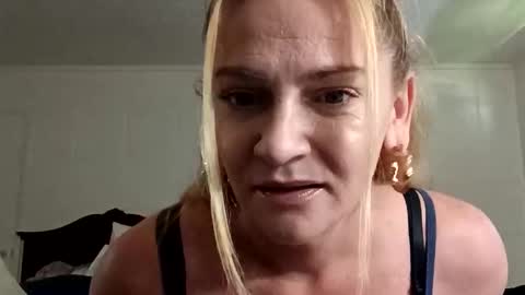 goldendoll1704 online show from June 2, 2026, 4:31 pm