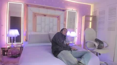 goldentemptation_ online show from June 21, 2026, 2:19 pm