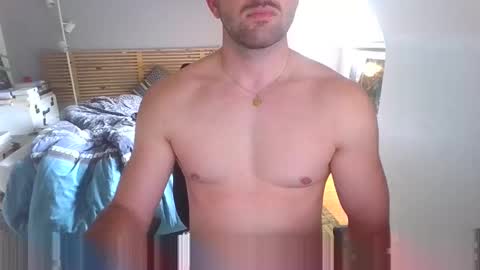 goura2000 online show from May 2, 2026, 9:14 am