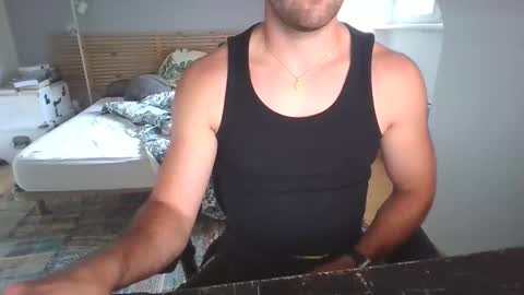 goura2000 online show from May 30, 2026, 6:49 pm