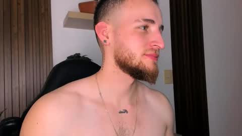 Snapshot of greeneyes_col chatting on December 5, 2025, 3:59 am Juan online show from December 5, 2025, 3:59 am