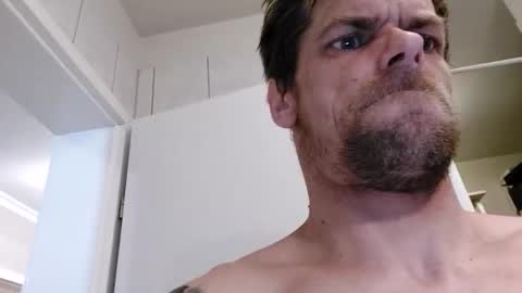 gunnarssonbenni33 online show from May 18, 2026, 8:36 pm