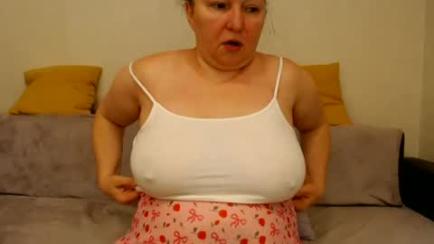 hairy vicky online show from June 16, 2026, 9:39 pm