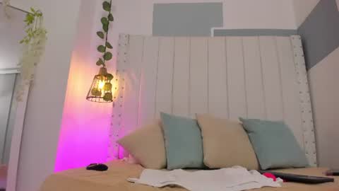 hanah_gray online show from July 3, 2026, 11:27 am