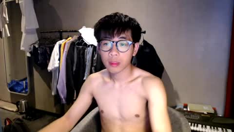 Snapshot of handsome_mannn chatting on August 2, 2026, 7:23 pm handsome_mannn online show from August 2, 2026, 7:23 pm