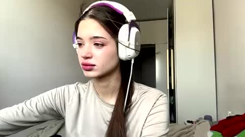 Eva online show from July 22, 2026, 4:59 am