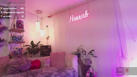 hannah_lovee online show from July 7, 2026, 7:23 am