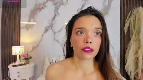 Hannahill69 online show from July 22, 2026, 4:37 am